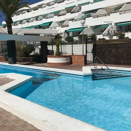 Residencial Las Flores Адехе